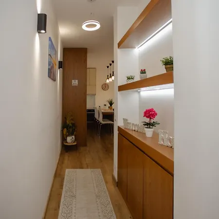 446 Luxury Center *