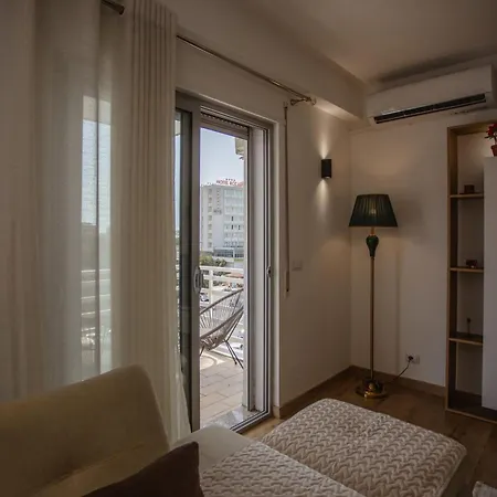 446 Luxury Center Apartment