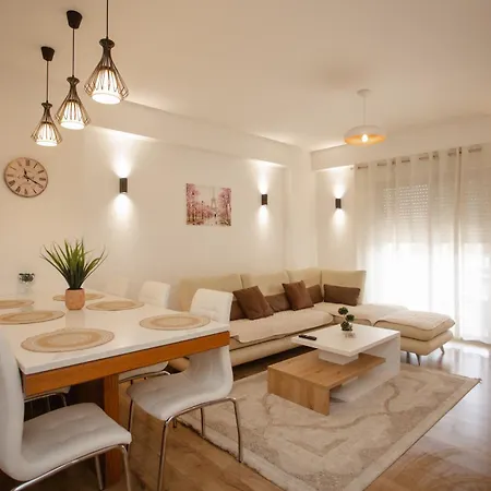 446 Luxury Center Apartment *