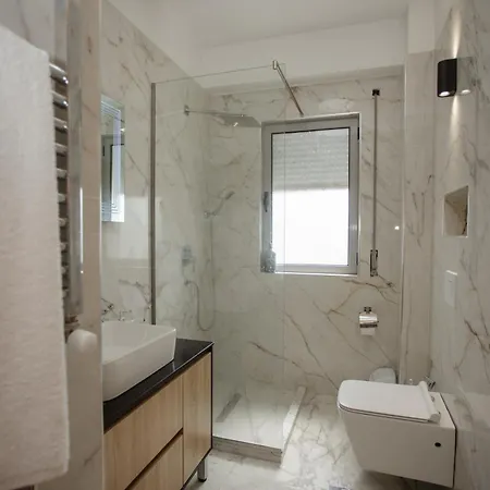 446 Luxury Center Apartment Shkoder