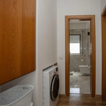 446 Luxury Center Apartment Shkoder